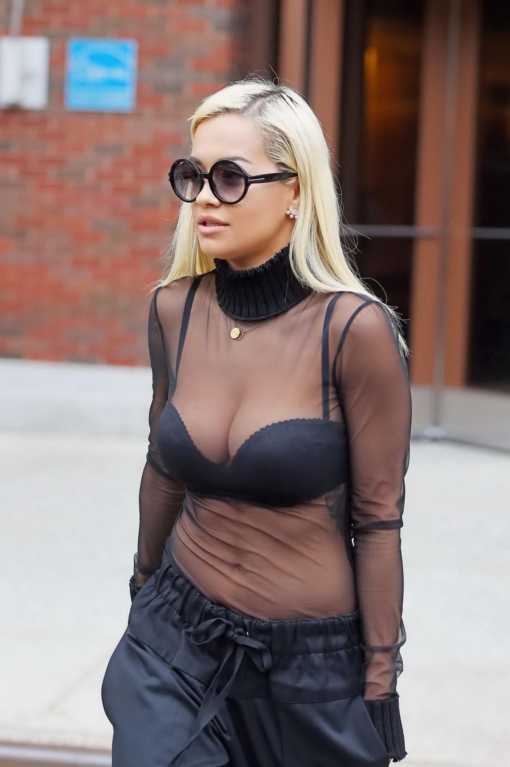 16P Rita Ora seethrough to bra showing her big boobs