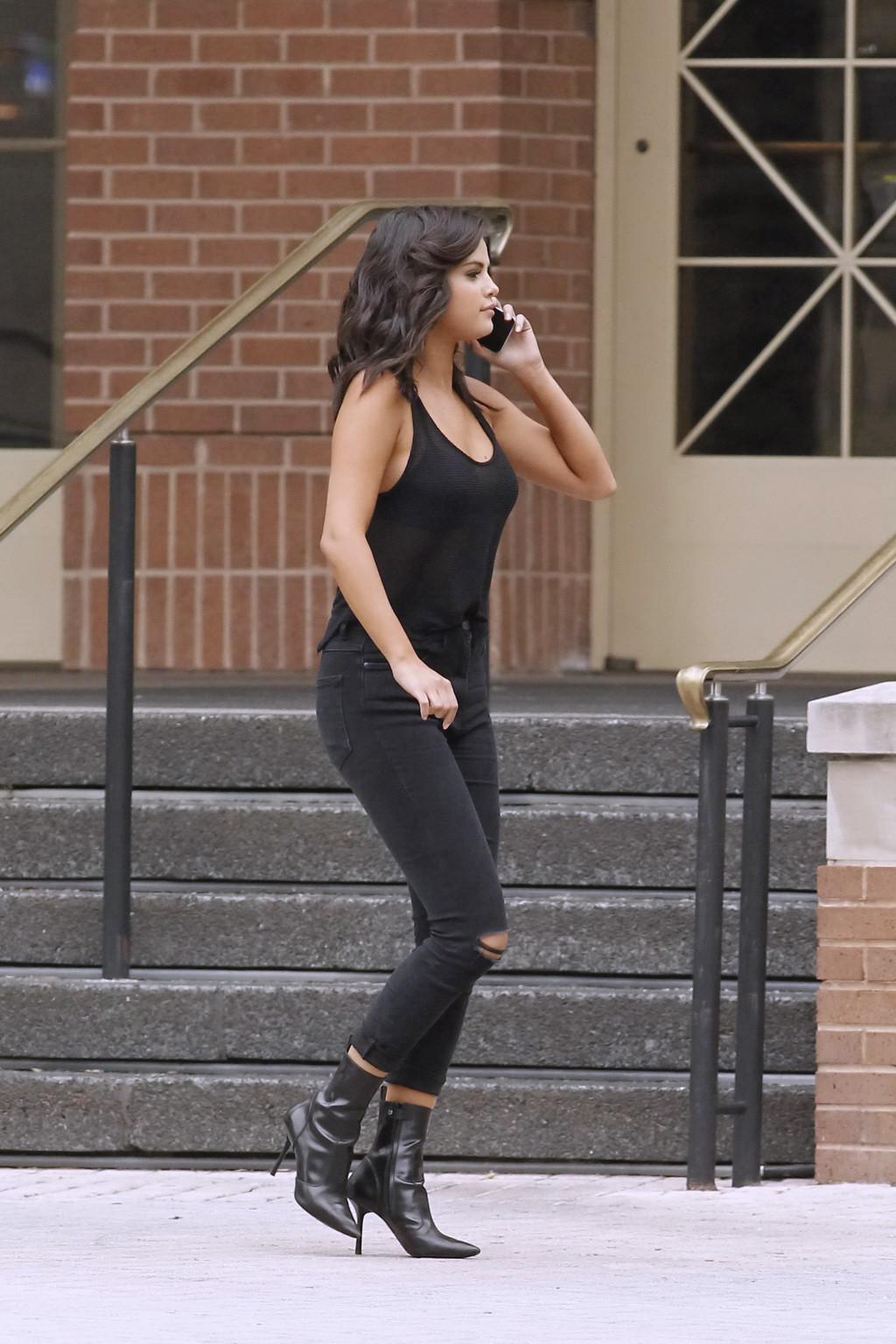 16P Selena Gomez see through to bra at The Big Short set in New Orleans