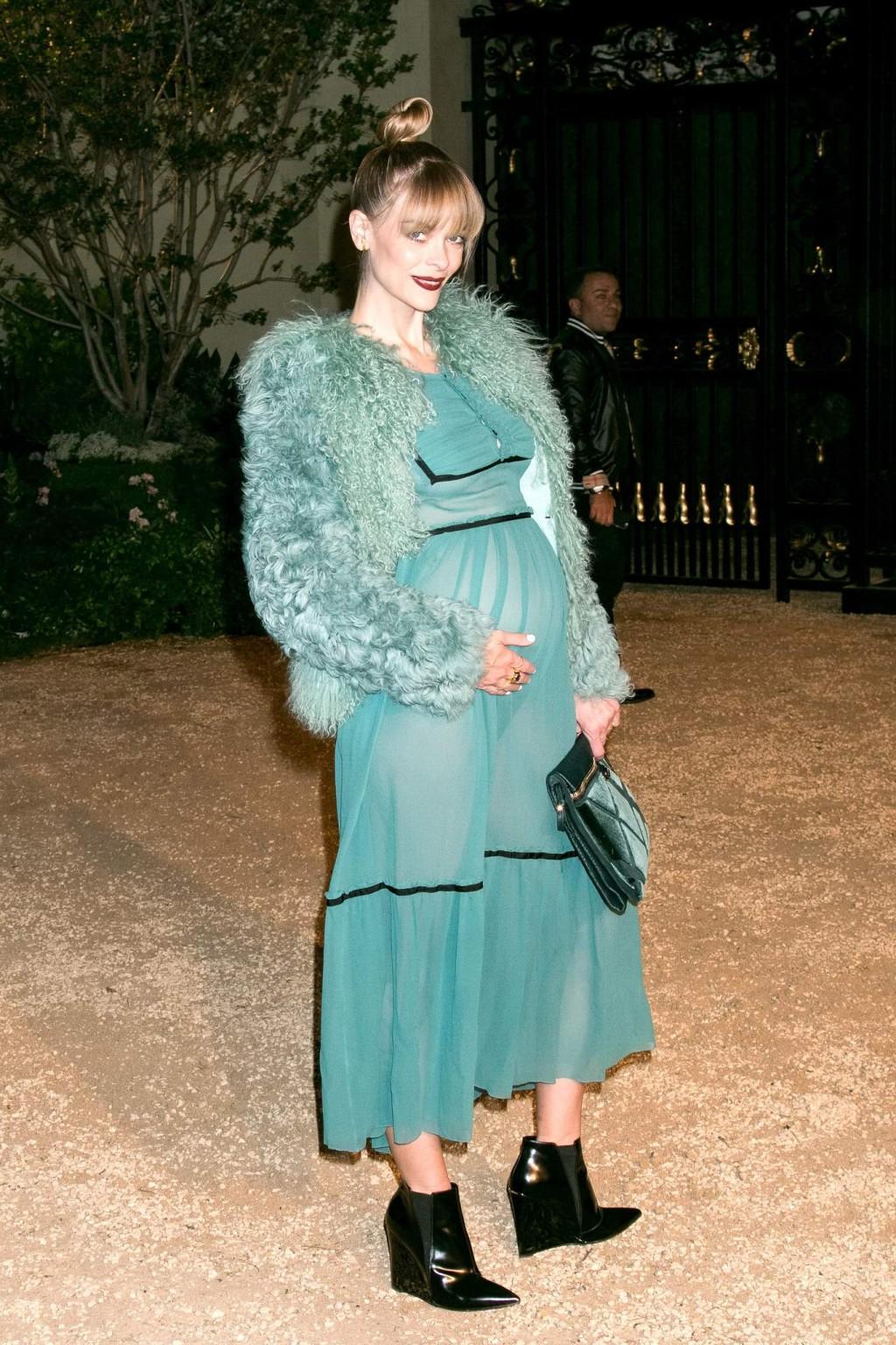 16P Jaime King pregnant and see through to panties and underboobs at Burberry London