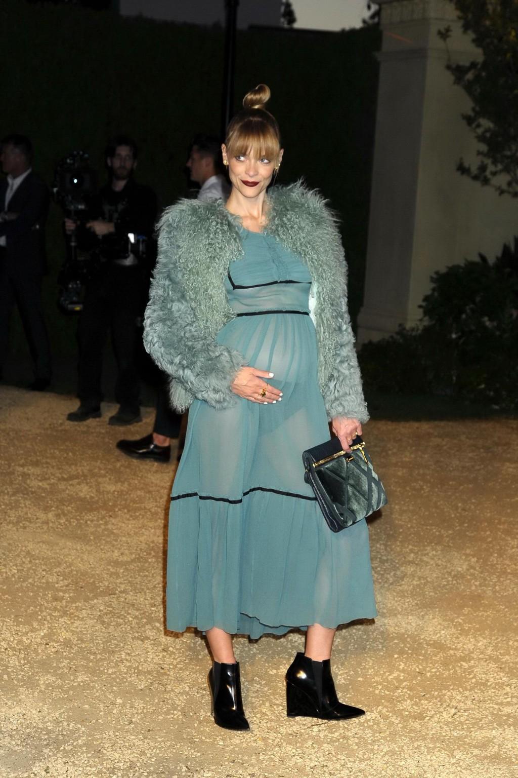 16P Jaime King pregnant and see through to panties and underboobs at Burberry London