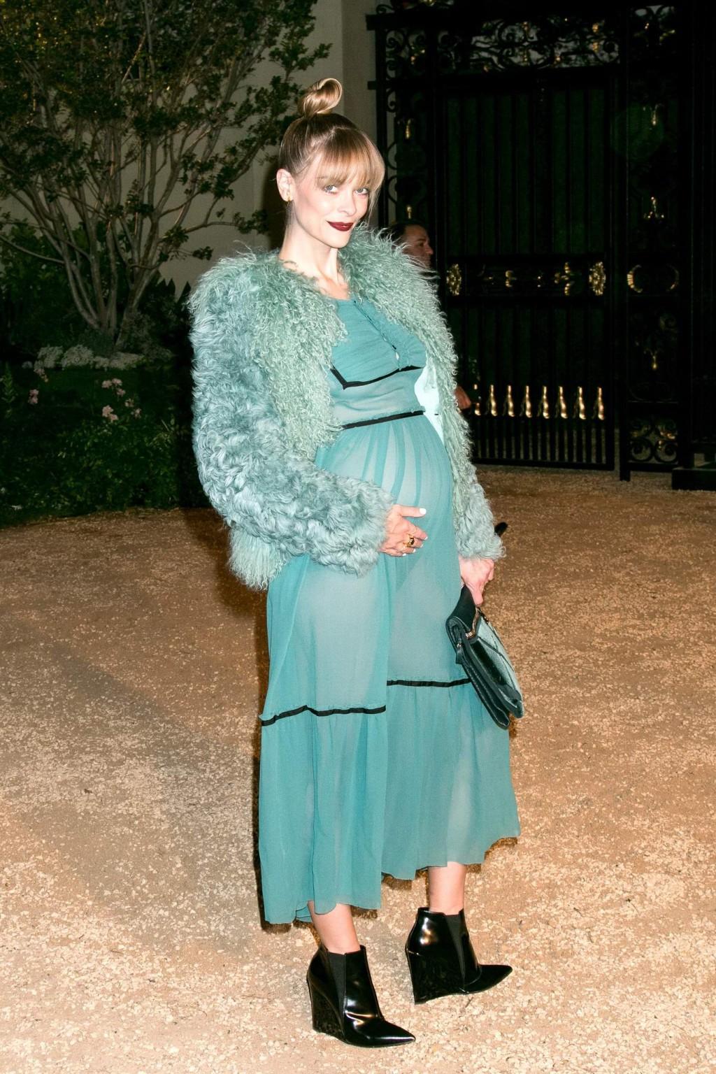 16P Jaime King pregnant and see through to panties and underboobs at Burberry London