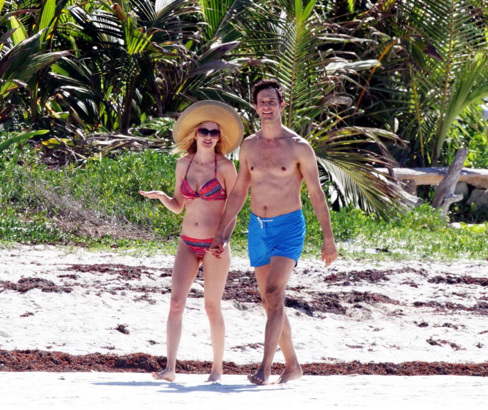 16P Heather Graham showing off her bikini body on a Mexican beach