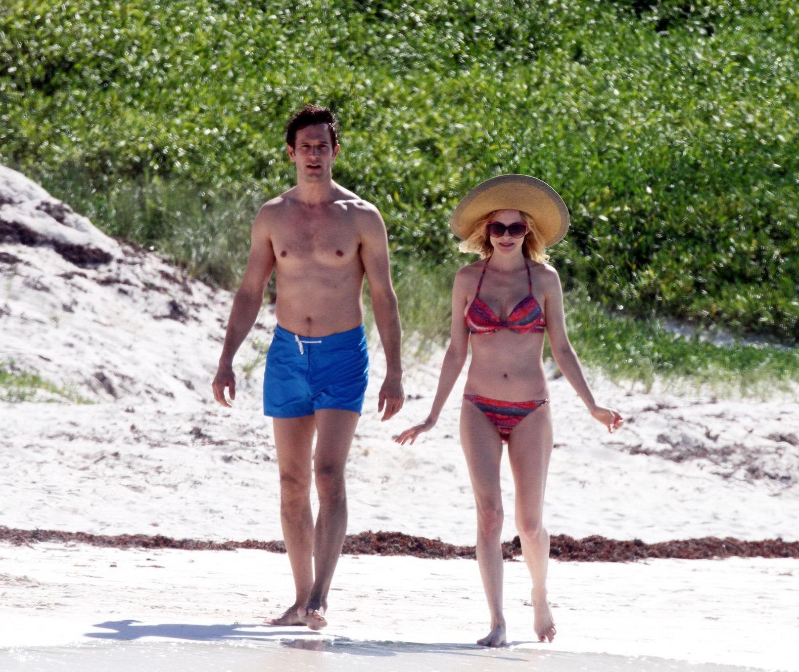 16P Heather Graham showing off her bikini body on a Mexican beach