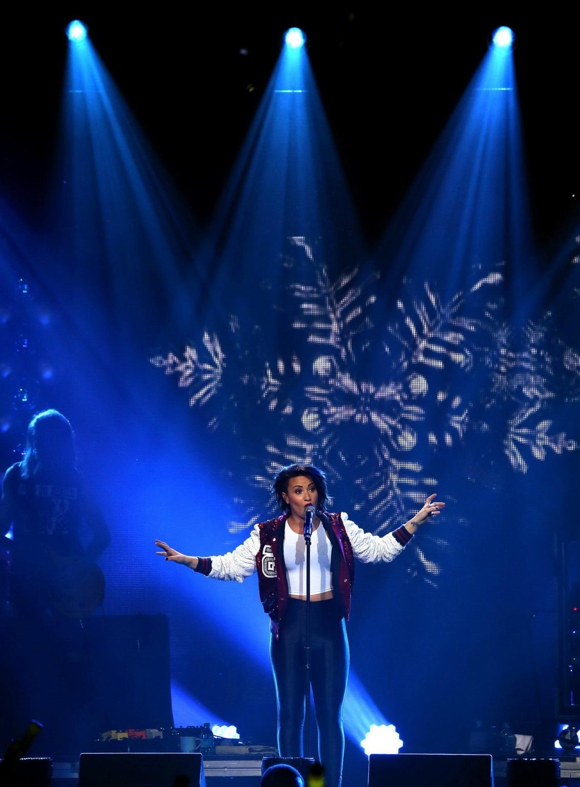 16P Demi Lovato see through to bra while performing at 1013 KDWBs Jingle B
