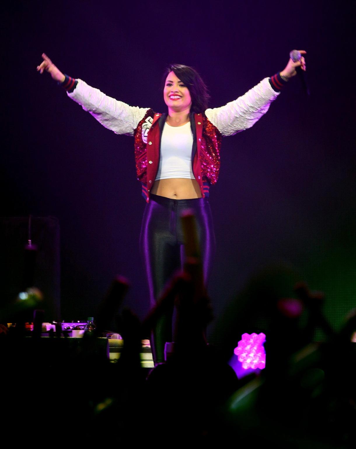 16P Demi Lovato see through to bra while performing at 1013 KDWBs Jingle B