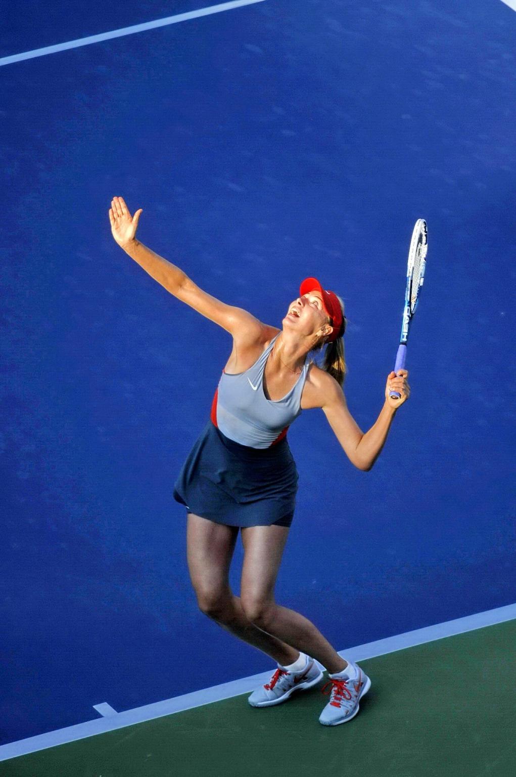 16P Maria Sharapova flashing her black panties at the US Open tennis tournament in N