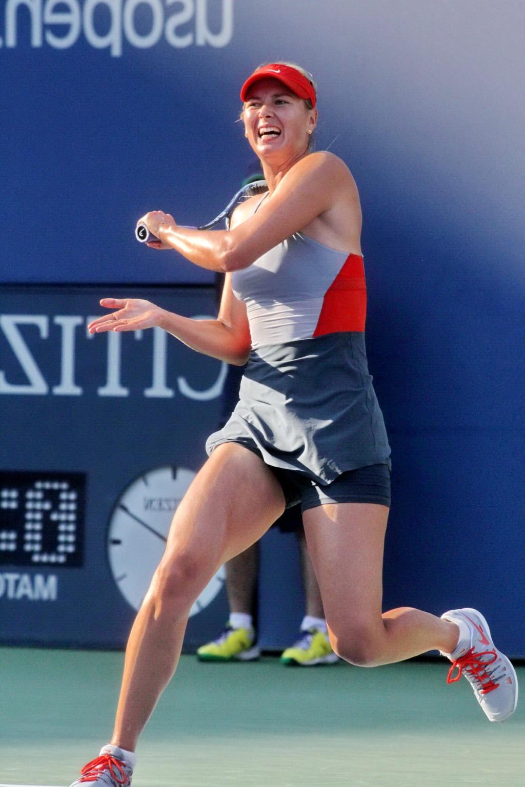 16P Maria Sharapova flashing her black panties at the US Open tennis tournament in N
