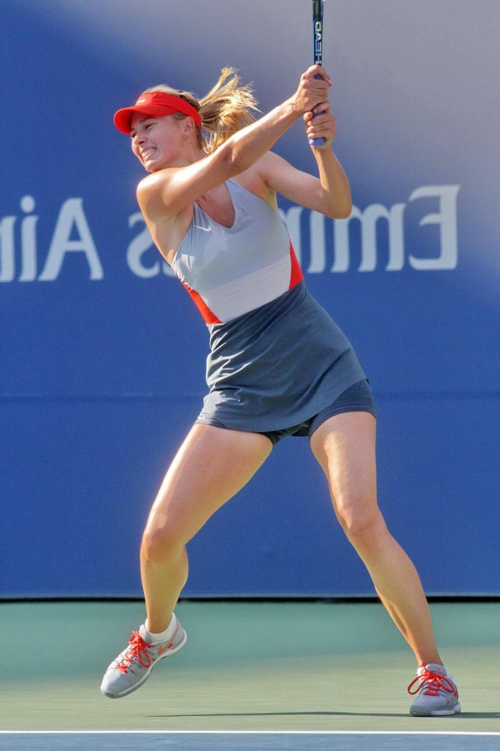 16P Maria Sharapova flashing her black panties at the US Open tennis tournament in N