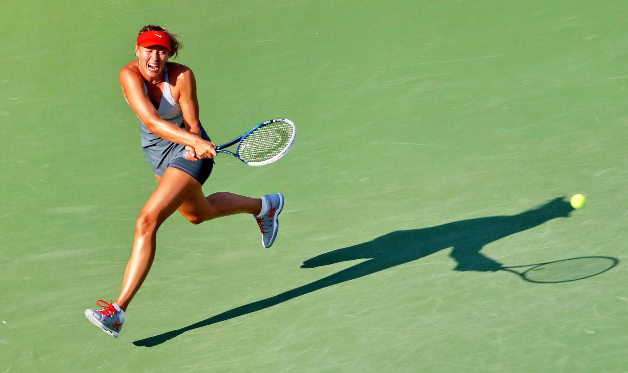 16P Maria Sharapova flashing her black panties at the US Open tennis tournament in N