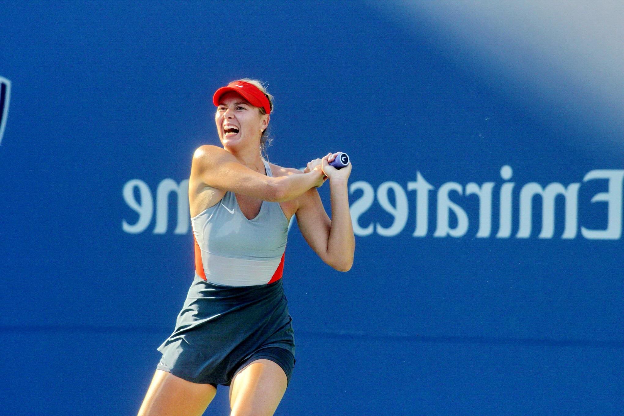 16P Maria Sharapova flashing her black panties at the US Open tennis tournament in N
