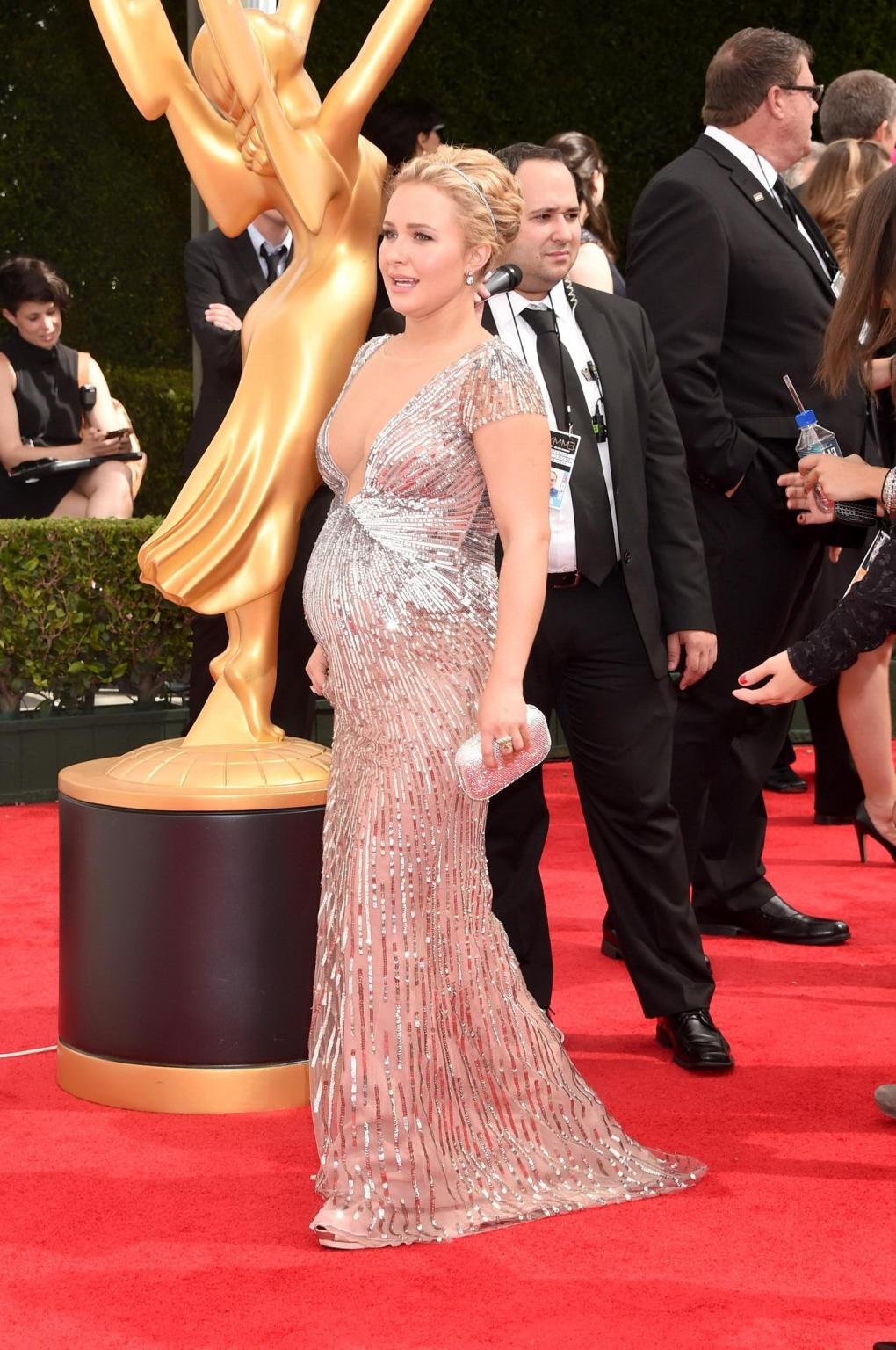 16P Hayden Panettiere showing off her pregnant curves at the 66th Annual Primetime E