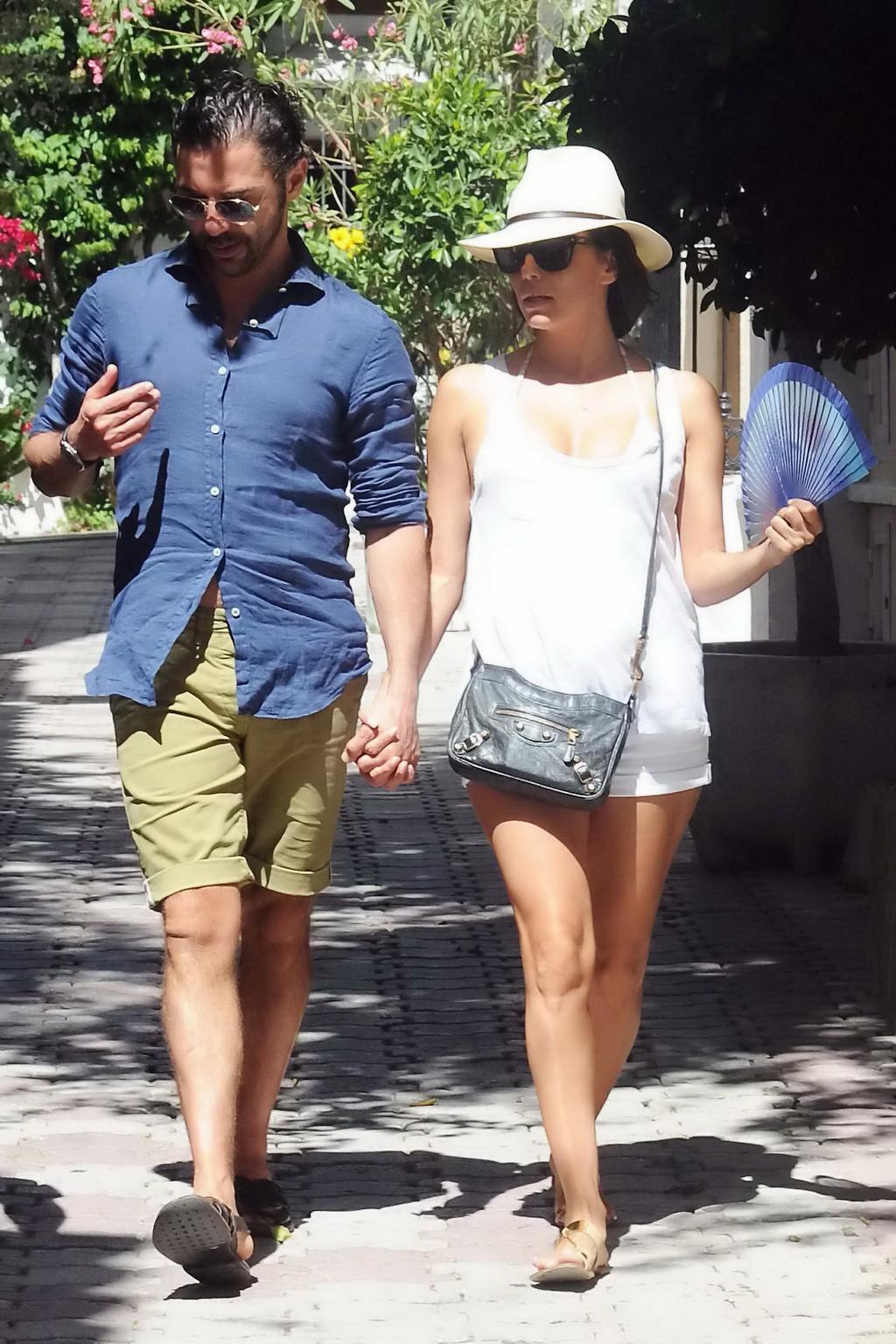 16P Eva Longoria seethru to bra and leggy while shopping in Marbella