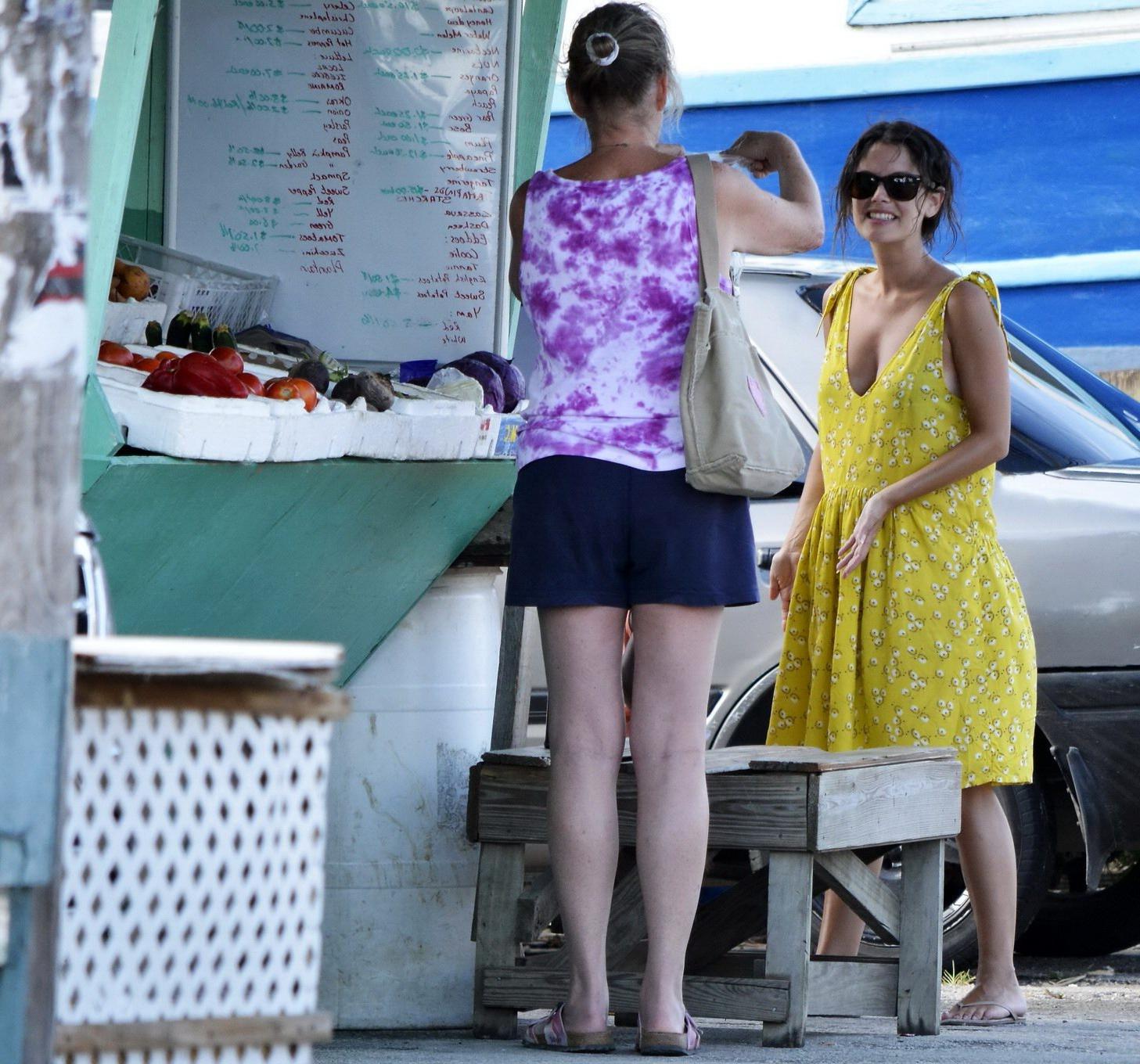 16P Rachel Bilson busty and pregnant out in Barbados