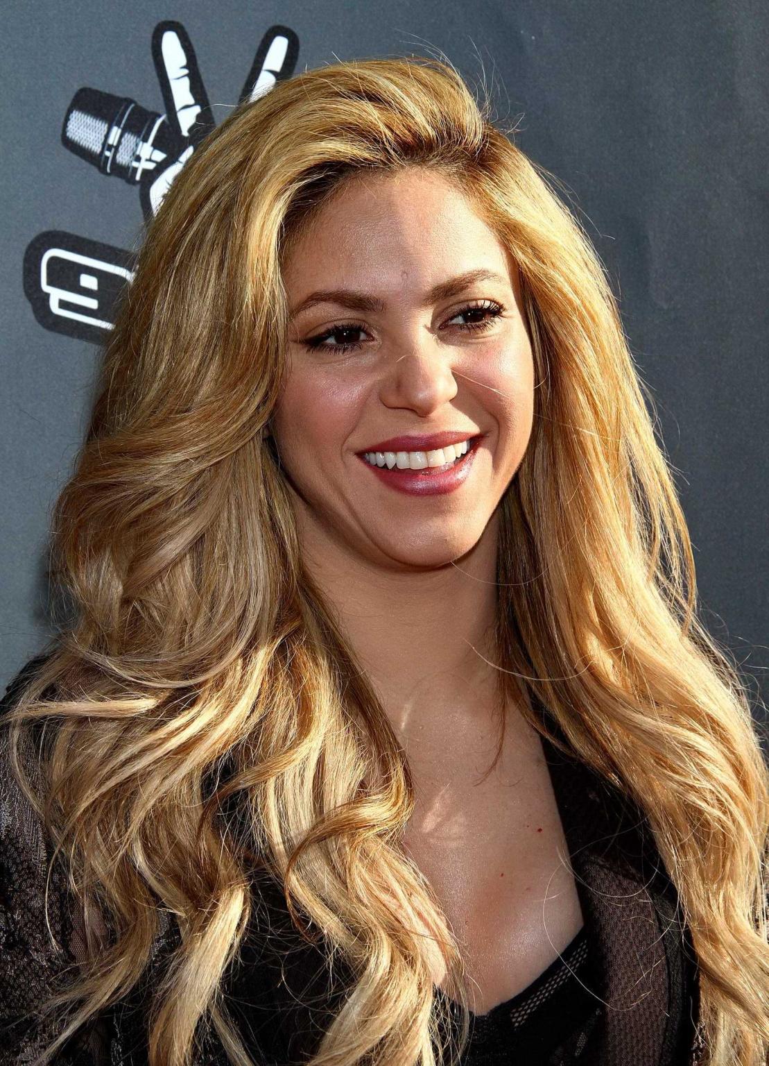 16P Shakira bra peek at the NBCs The Voice event in Hollywood