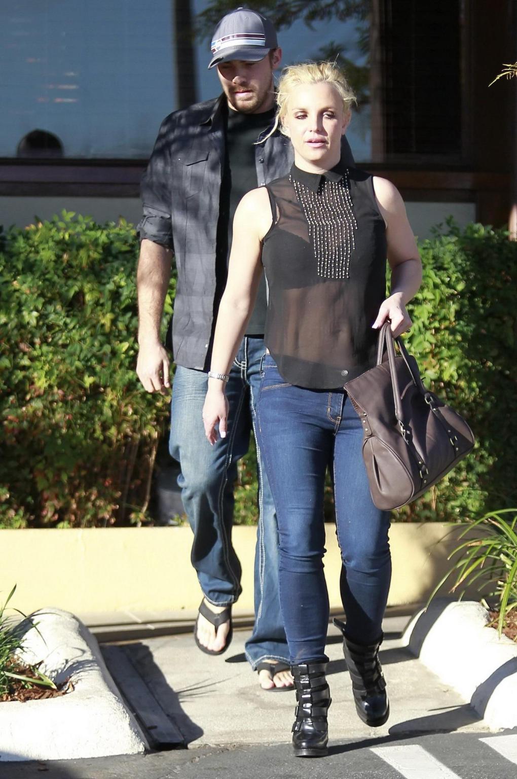 16P Britney Spears wearing tight jeans and see through to bra out in Calabasas