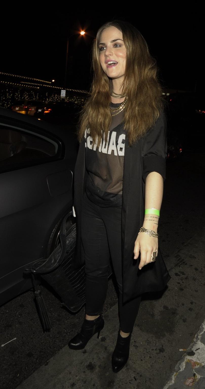 16P Joanna Levesque see-through to bra outside Bootsy Bellows in Hollywood