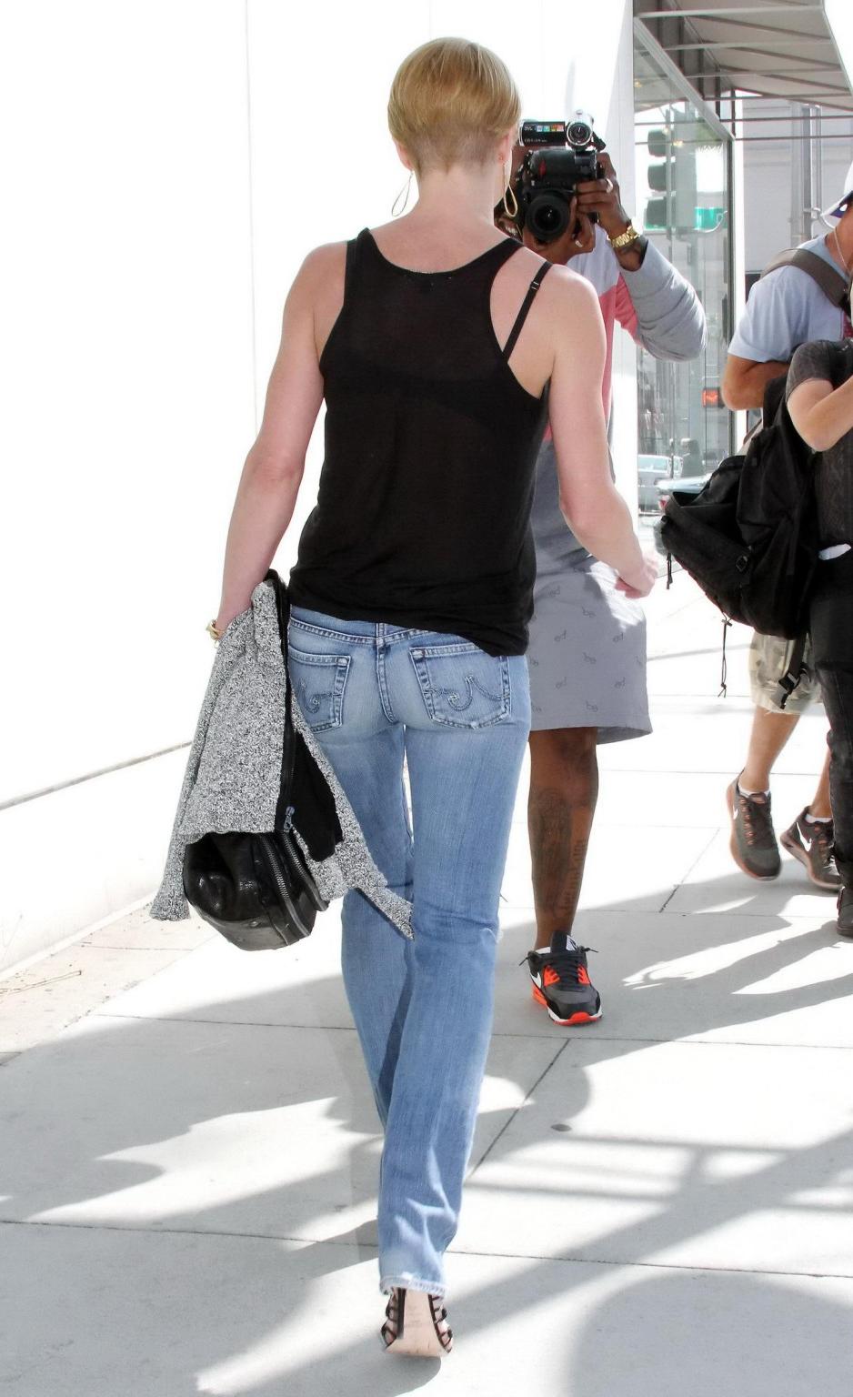 16P Jaime Pressly see through to bra out in Los Angeles