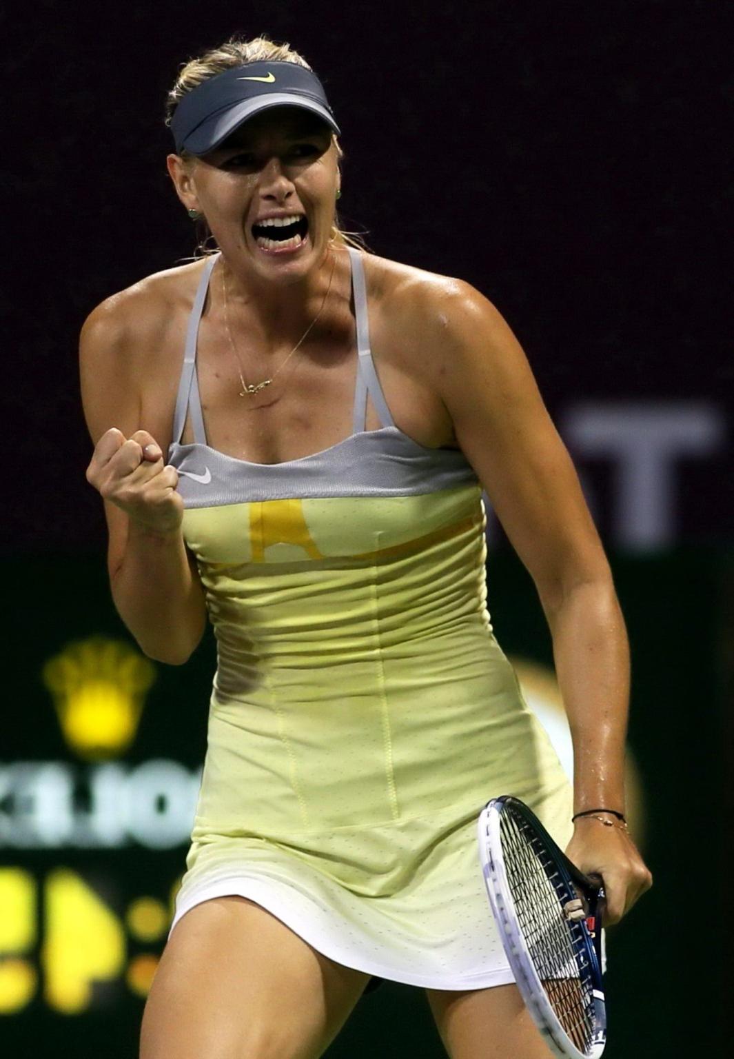 10P Maria Sharapova upskirt at WTA Qatar Open tennis tournament in Doha