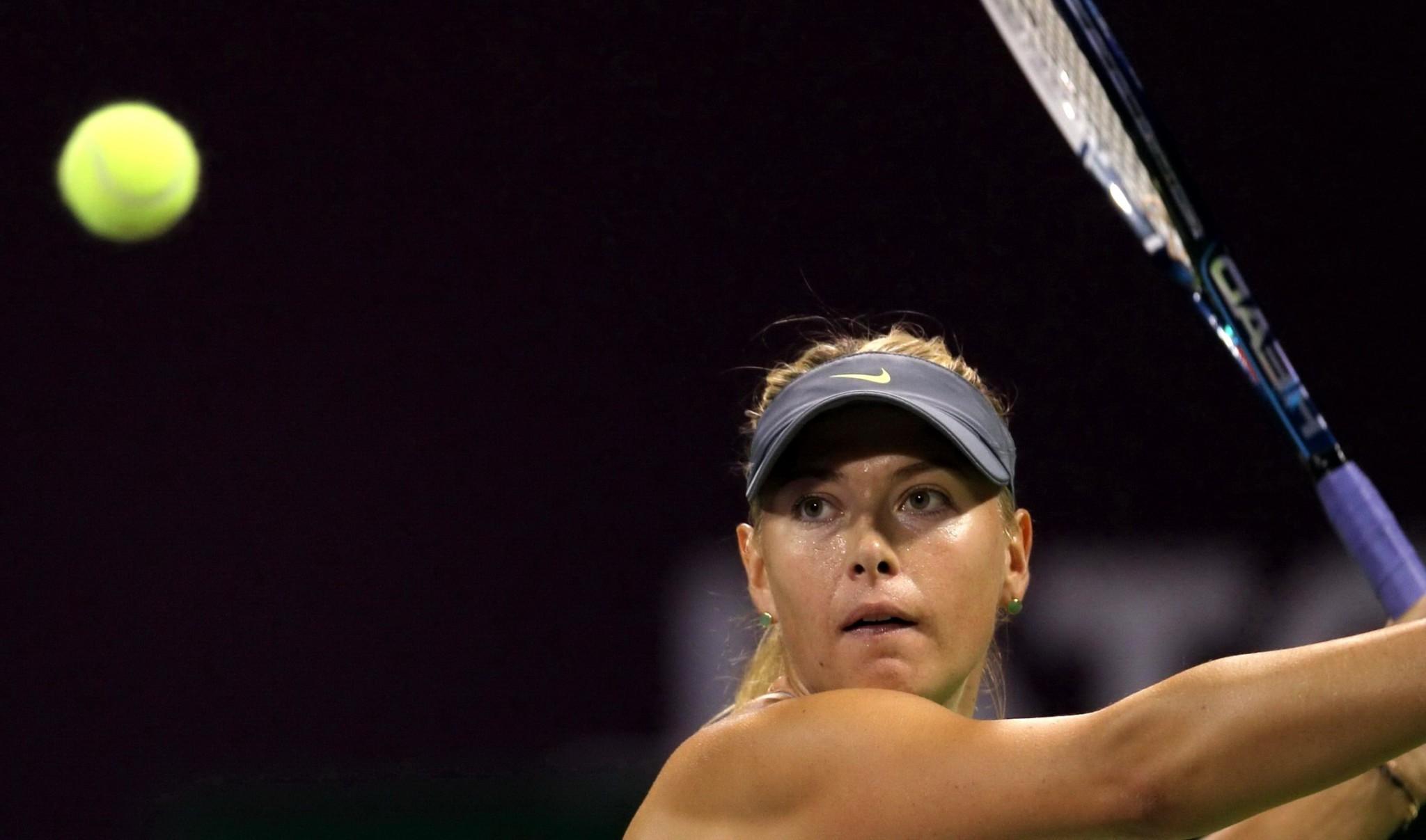 10P Maria Sharapova upskirt at WTA Qatar Open tennis tournament in Doha