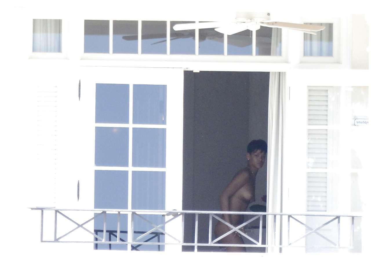 9P Rihanna exposing totally nude body while changing bikini