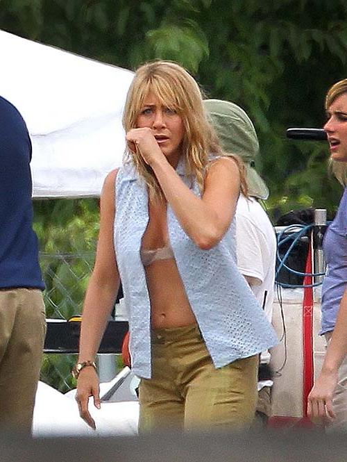 10P Jennifer Aniston caught in bra and underwear on the set