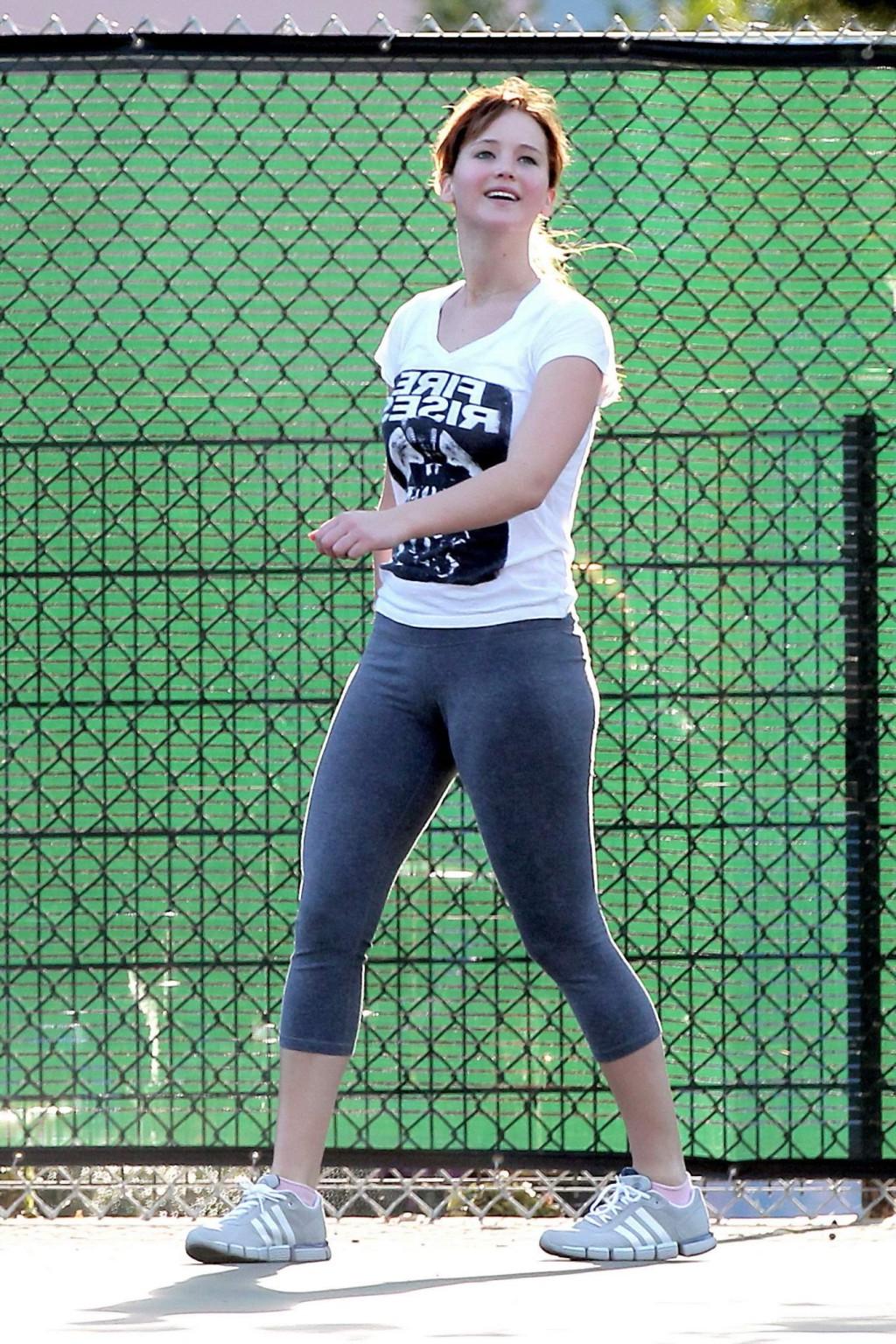 16P Jennifer Lawrence shows off her ass playing basketball in tight sweatpants