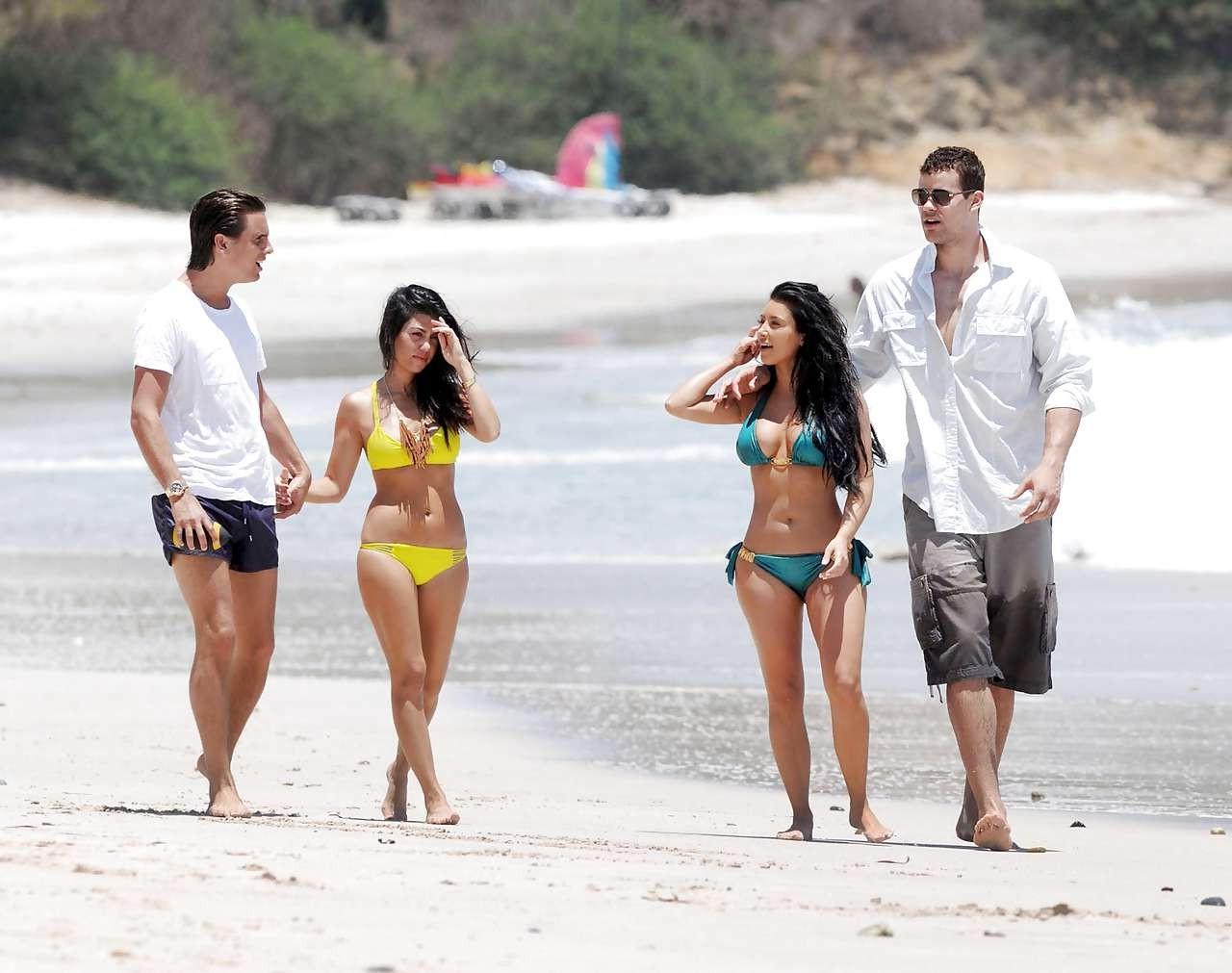 16P Kim Kardashian exposing her nice body in bikini with boyfriend