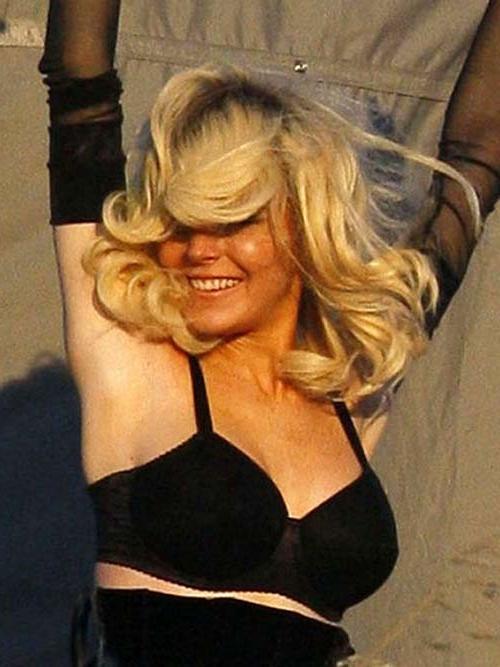 16P Lindsay Lohan exposing her sexy body and huge boobs just in bra