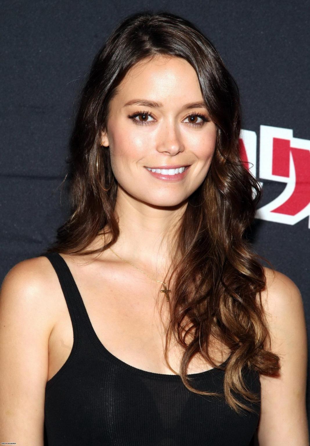 16P Summer Glau see-through to bra at the Comic Con event in NYC