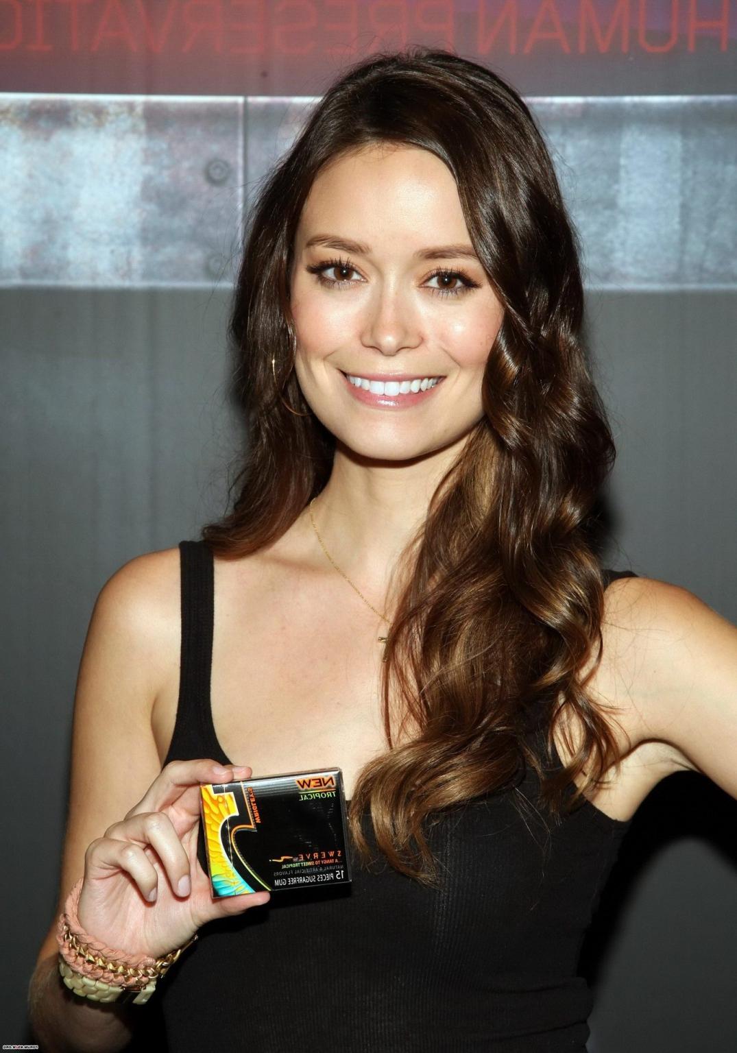 16P Summer Glau see-through to bra at the Comic Con event in NYC