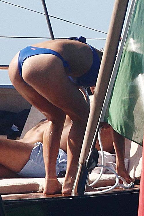 16P Bar Refaeli exposing sexy body and hot ass in blue bikini on yacht