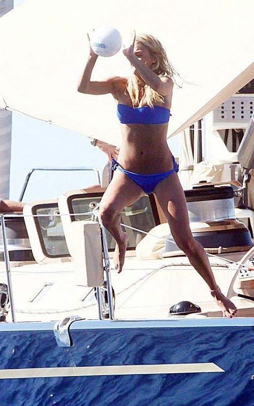 16P Bar Refaeli exposing sexy body and hot ass in blue bikini on yacht