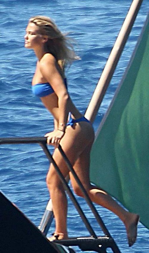 16P Bar Refaeli exposing sexy body and hot ass in blue bikini on yacht