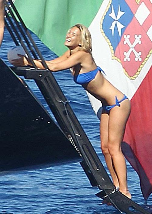 16P Bar Refaeli exposing sexy body and hot ass in blue bikini on yacht