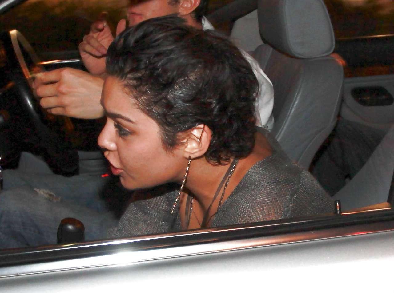 16P Vanessa Hudgens showing her black bra and sexy in fuck me boots paparazzi pictur