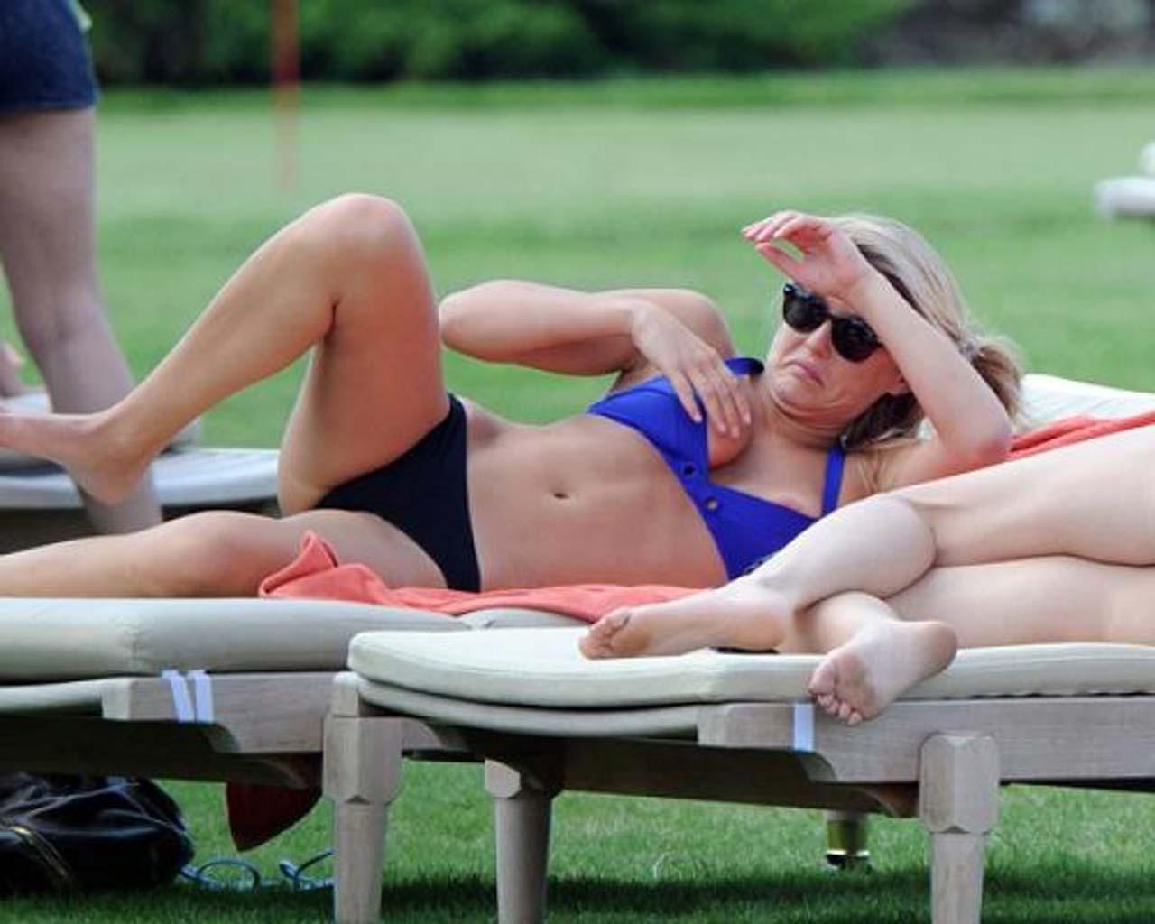 16P Bar Refaeli fucking sexy and hot bikini and nipple slip paparazzi photos