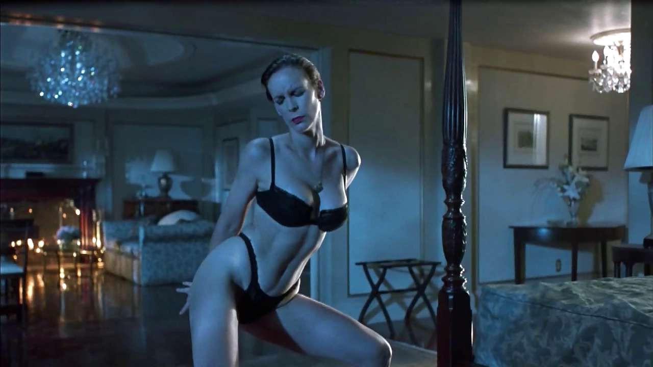 16P Jamie Lee Curtis showing her amazing ass in black thong and dancing in bra