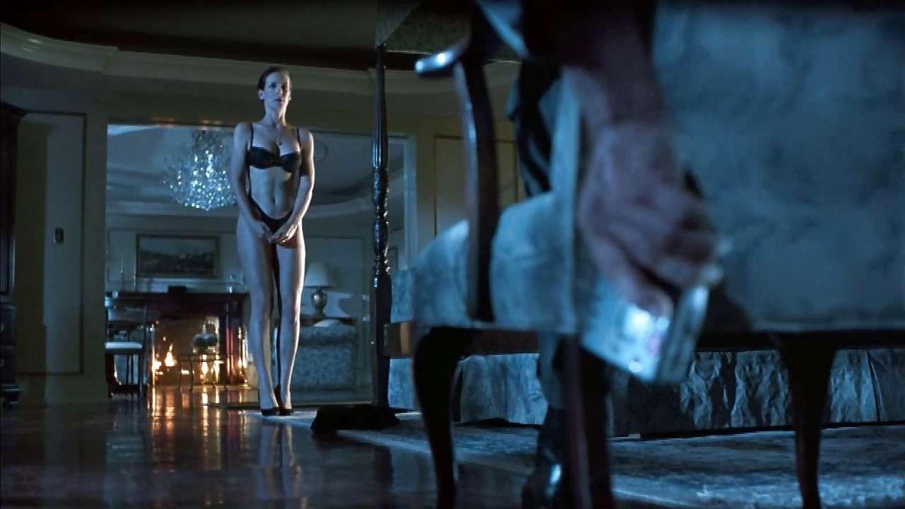 16P Jamie Lee Curtis showing her amazing ass in black thong and dancing in bra