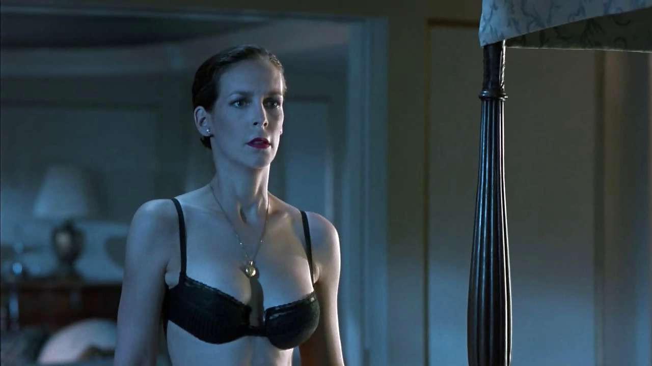 16P Jamie Lee Curtis showing her amazing ass in black thong and dancing in bra