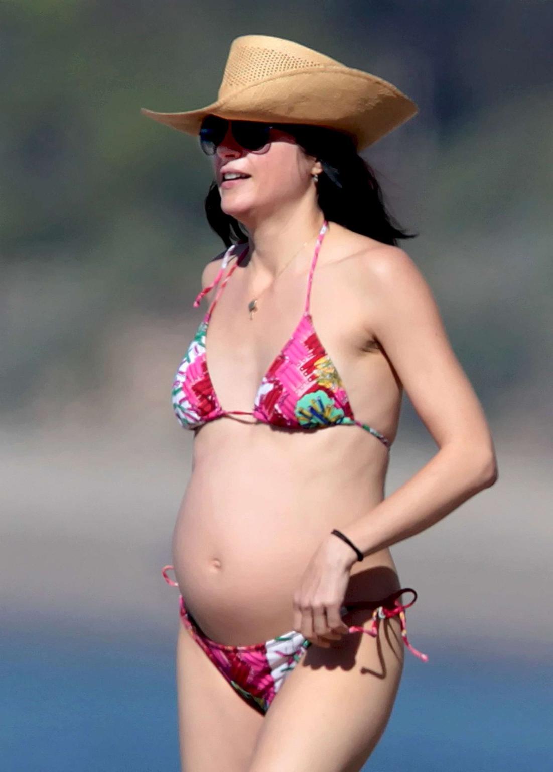 16P Selma Blair pregnant wearing bikini at the beach in Malibu