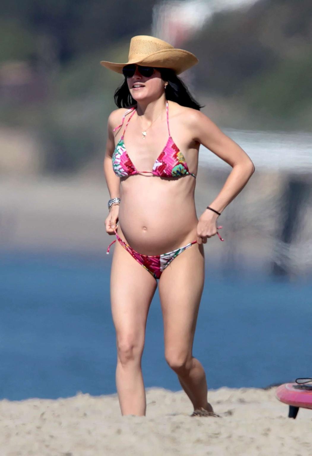 16P Selma Blair pregnant wearing bikini at the beach in Malibu