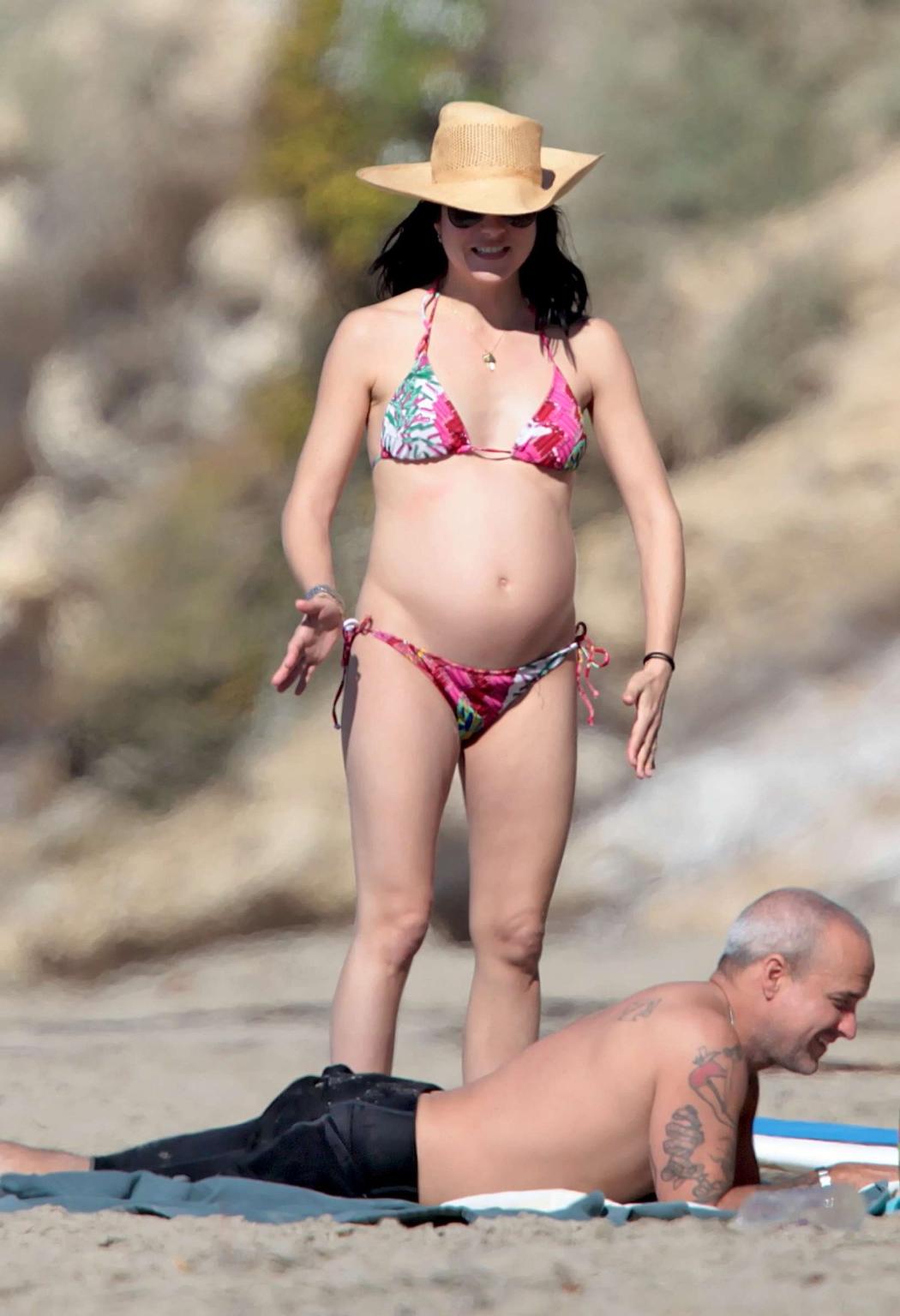 16P Selma Blair pregnant wearing bikini at the beach in Malibu