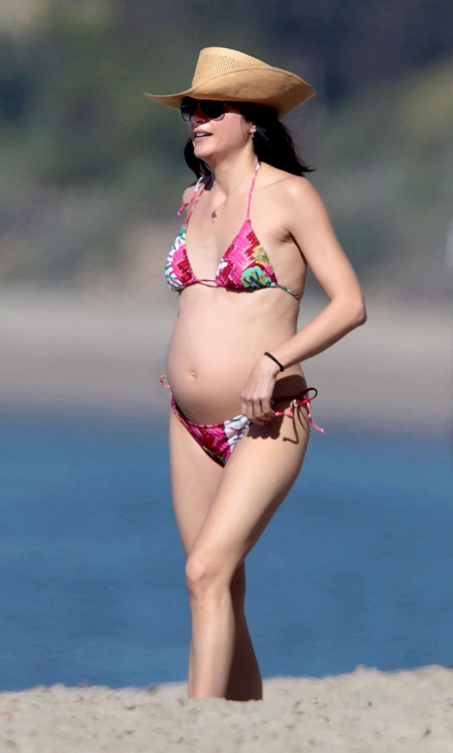 16P Selma Blair pregnant wearing bikini at the beach in Malibu