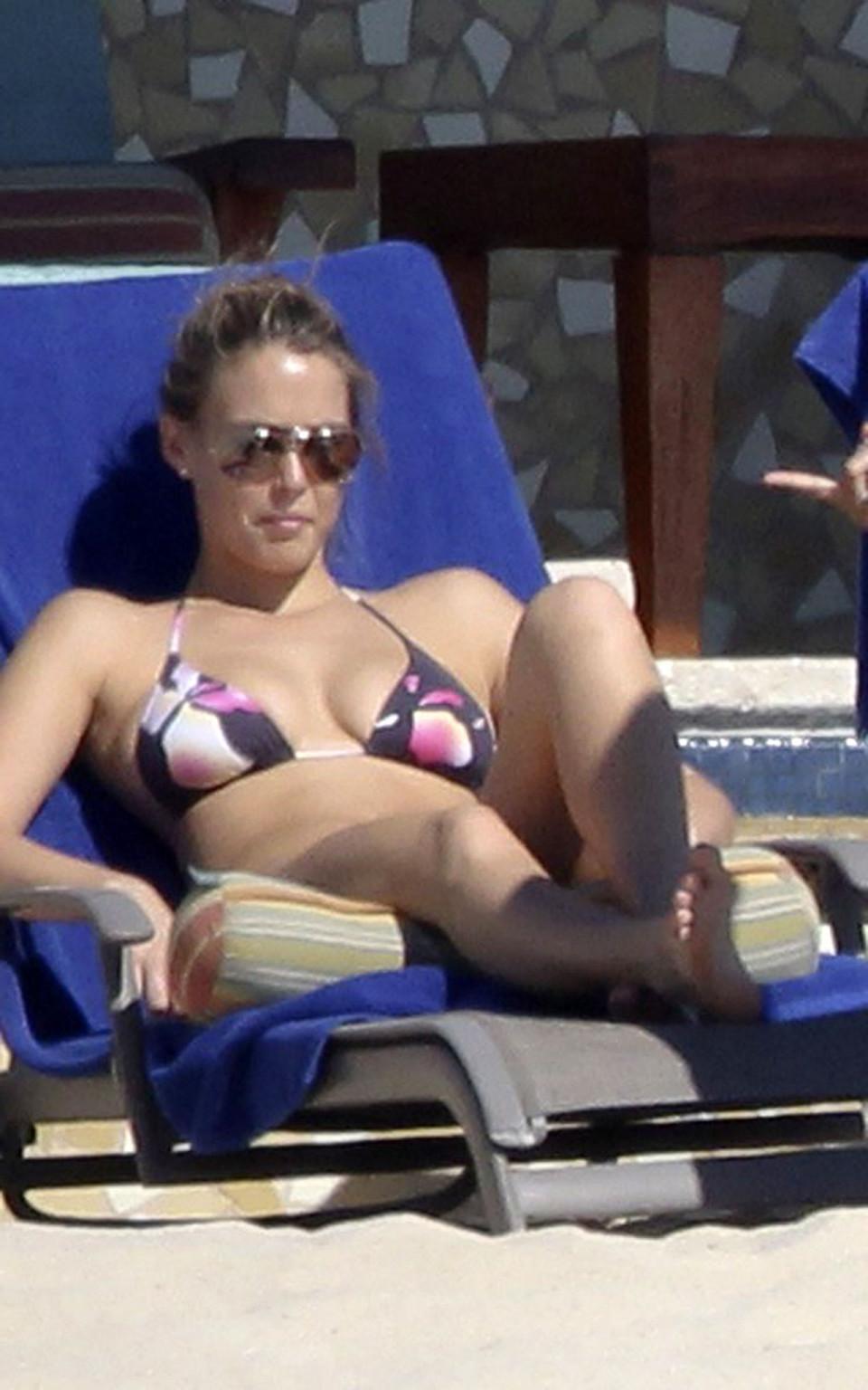 16P Bar Refaeli exposing her sexy body and hot ass in bikini on pool
