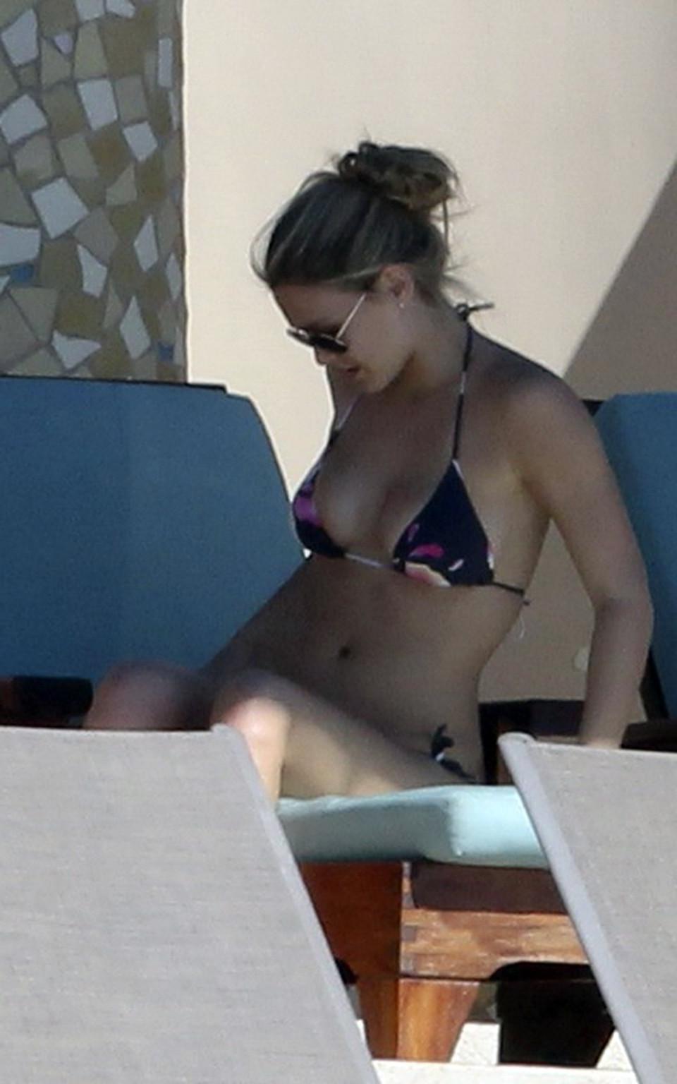 16P Bar Refaeli busty wearing skimpy bikini on the Mexican beach