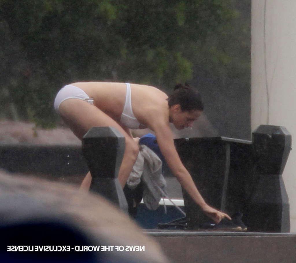 16P Kristen Stewart exposing fucking sexy body and nice tits in bra