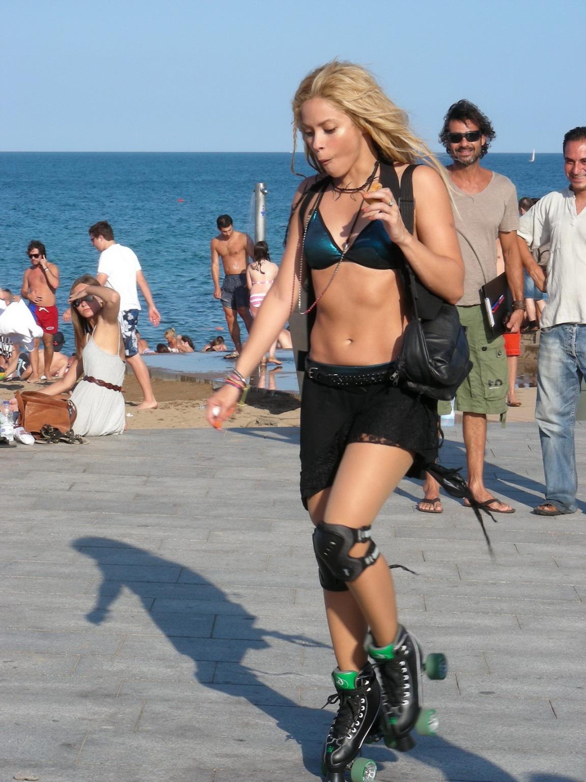 15P Shakira Ripoll in different bikini tops on the set of her new music video in Bar