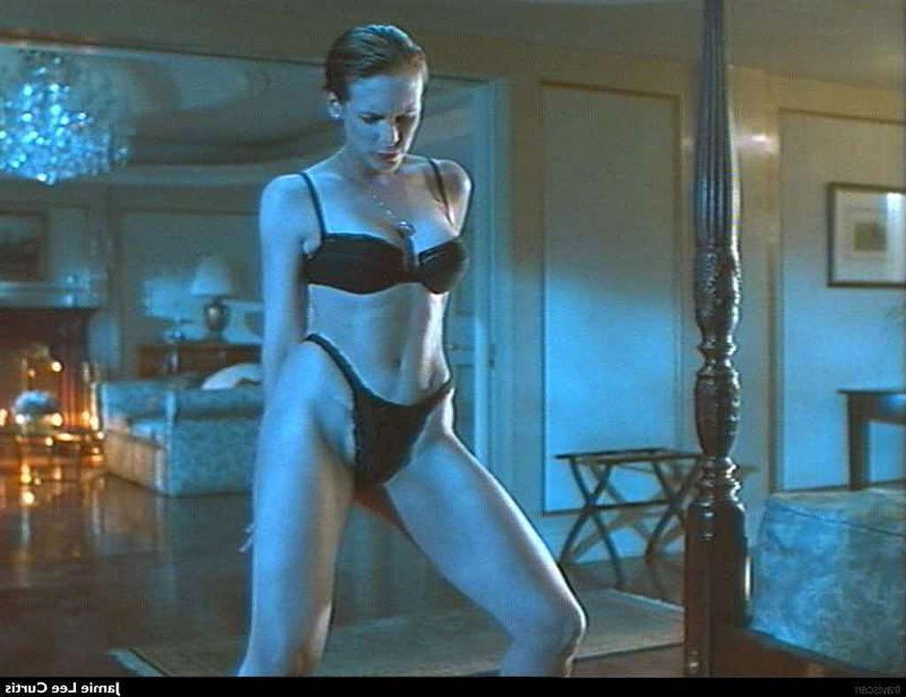 15P Jamie Lee Curtis showing her nice tits and posing in bra and panty