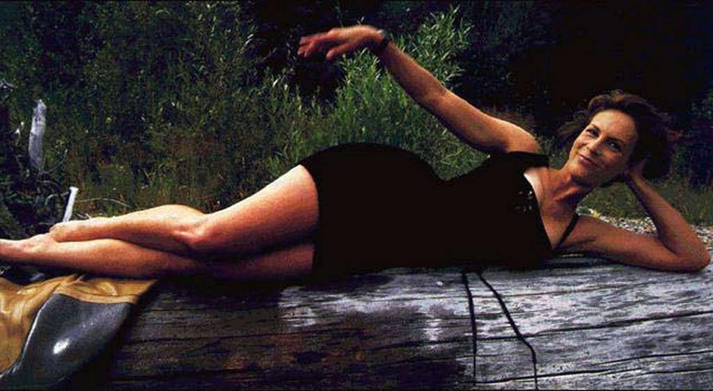 15P Jamie Lee Curtis showing her nice tits and posing in bra and panty