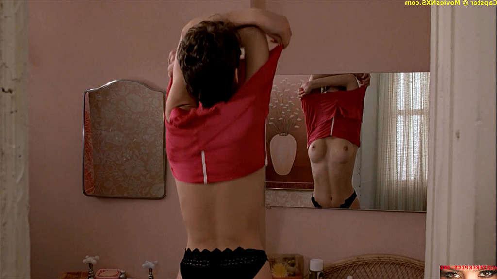 15P Jamie Lee Curtis showing her nice tits and posing in bra and panty